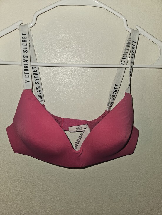 Victoria's Secret Other - Victoria Secret Womans Tshirt Bra Size 34B